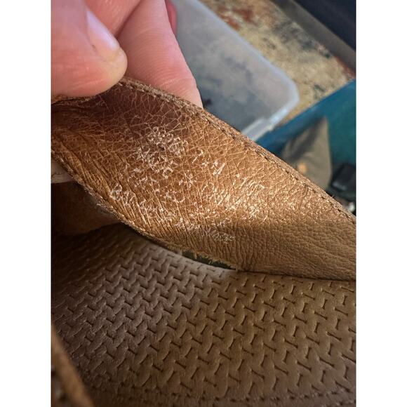 Clarks Women's Leather Sandals 7.5 Comfortable Cross-Strap Sandals with Flower - Picture 14 of 14